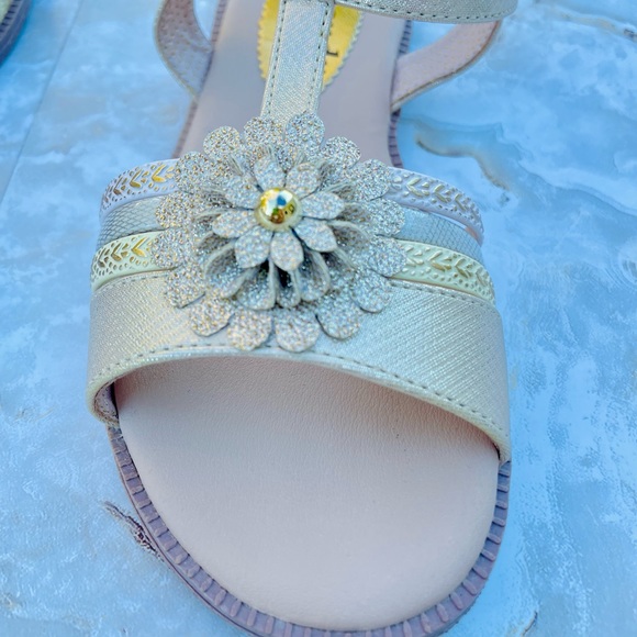 Gold Girl Sandals  Size 12.5 - Picture 5 of 6